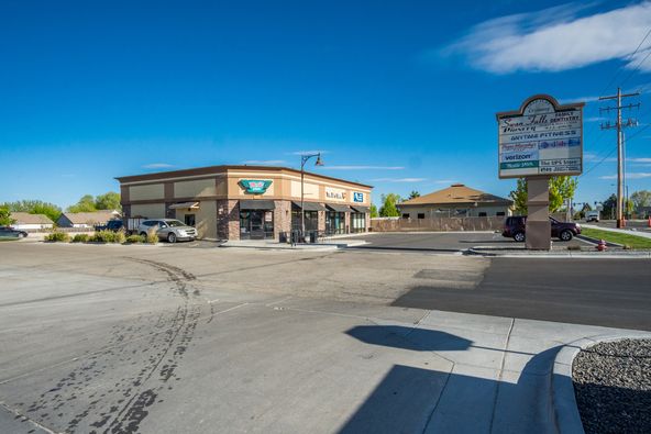 Deer Flat Crossing: 1579 N Linder Rd, Kuna, ID 83634